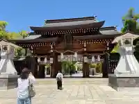 湊川神社の{uncategorized: "未分類", other: "その他", undefined: "問題あり", building: "その他建物", grave: "お墓", sacred_gate: "鳥居", guardian: "狛犬", statue: "像", buddha: "仏像", history: "歴史", nature: "自然", garden: "庭園", animal: "動物", pagoda: "塔", temizu: "手水舎", mountain_gate: "山門・神門", sanctuary: "本殿・本堂", subordinate: "末社・摂社", art: "芸術", scenery: "景色", jizo: "地蔵", ema: "絵馬", goshuin: "御朱印", omikuji: "おみくじ", items: "授与品その他", amulet: "お守り", goshuincho: "御朱印帳", eats: "食事", festival: "お祭り", votive_dance: "神楽", shichigosan: "七五三参", wedding: "結婚式", experience: "体験その他", initially: "初詣", around: "周辺", anti_infection: "感染症対策"}