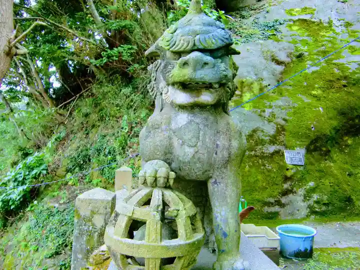 小湊神社の狛犬