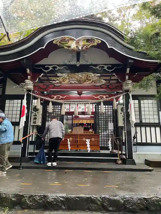 新屋山神社(山梨県)