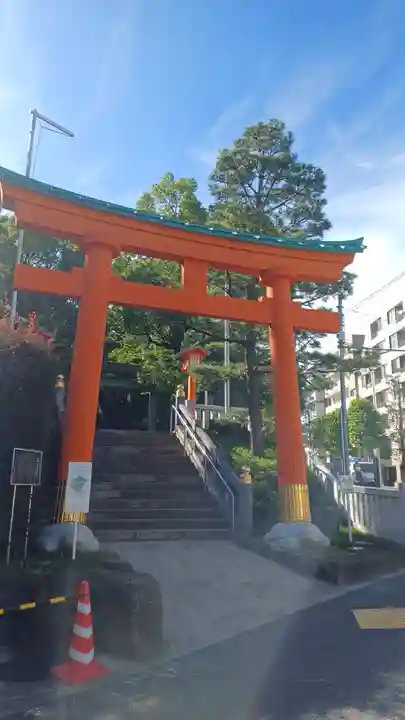 穴八幡宮の鳥居
