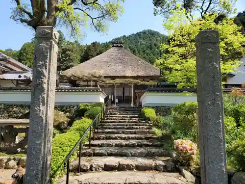 達身寺の山門