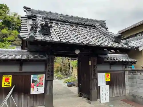 宝乗院の山門・神門