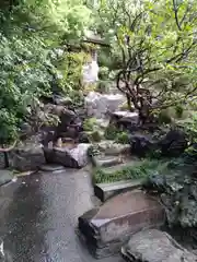 越ヶ谷久伊豆神社の庭園