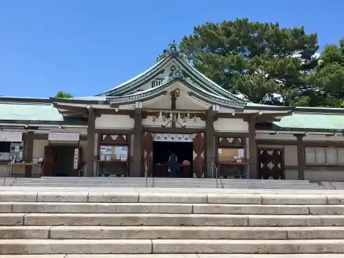 亀山八幡宮の{uncategorized: "未分類", other: "その他", undefined: "問題あり", building: "その他建物", grave: "お墓", sacred_gate: "鳥居", guardian: "狛犬", statue: "像", buddha: "仏像", history: "歴史", nature: "自然", garden: "庭園", animal: "動物", pagoda: "塔", temizu: "手水舎", mountain_gate: "山門・神門", sanctuary: "本殿・本堂", subordinate: "末社・摂社", art: "芸術", scenery: "景色", jizo: "地蔵", ema: "絵馬", goshuin: "御朱印", omikuji: "おみくじ", items: "授与品その他", amulet: "お守り", goshuincho: "御朱印帳", eats: "食事", festival: "お祭り", votive_dance: "神楽", shichigosan: "七五三参", wedding: "結婚式", experience: "体験その他", initially: "初詣", around: "周辺", anti_infection: "感染症対策"}