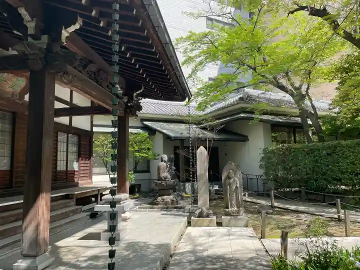 東福寺の{uncategorized: "未分類", other: "その他", undefined: "問題あり", building: "その他建物", grave: "お墓", sacred_gate: "鳥居", guardian: "狛犬", statue: "像", buddha: "仏像", history: "歴史", nature: "自然", garden: "庭園", animal: "動物", pagoda: "塔", temizu: "手水舎", mountain_gate: "山門・神門", sanctuary: "本殿・本堂", subordinate: "末社・摂社", art: "芸術", scenery: "景色", jizo: "地蔵", ema: "絵馬", goshuin: "御朱印", omikuji: "おみくじ", items: "授与品その他", amulet: "お守り", goshuincho: "御朱印帳", eats: "食事", festival: "お祭り", votive_dance: "神楽", shichigosan: "七五三参", wedding: "結婚式", experience: "体験その他", initially: "初詣", around: "周辺", anti_infection: "感染症対策"}