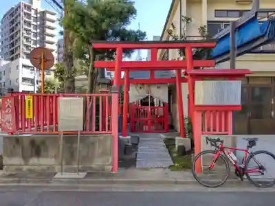 合力稲荷神社の鳥居