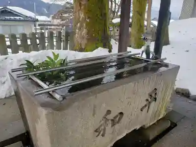 神明神社の手水舎