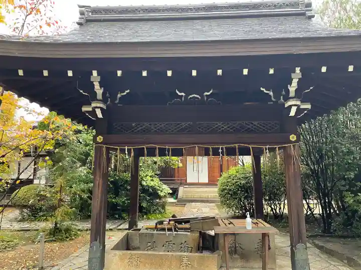 御霊神社(上御霊神社)の手水舎