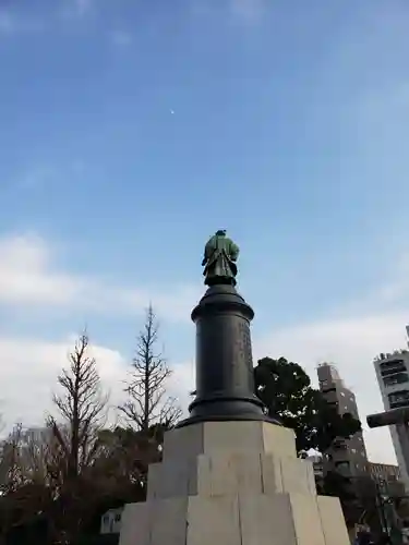 靖國神社の像