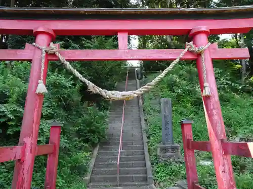 新山神社の鳥居