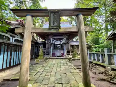 伊達神社の{uncategorized: "未分類", other: "その他", undefined: "問題あり", building: "その他建物", grave: "お墓", sacred_gate: "鳥居", guardian: "狛犬", statue: "像", buddha: "仏像", history: "歴史", nature: "自然", garden: "庭園", animal: "動物", pagoda: "塔", temizu: "手水舎", mountain_gate: "山門・神門", sanctuary: "本殿・本堂", subordinate: "末社・摂社", art: "芸術", scenery: "景色", jizo: "地蔵", ema: "絵馬", goshuin: "御朱印", omikuji: "おみくじ", items: "授与品その他", amulet: "お守り", goshuincho: "御朱印帳", eats: "食事", festival: "お祭り", votive_dance: "神楽", shichigosan: "七五三参", wedding: "結婚式", experience: "体験その他", initially: "初詣", around: "周辺", anti_infection: "感染症対策"}
