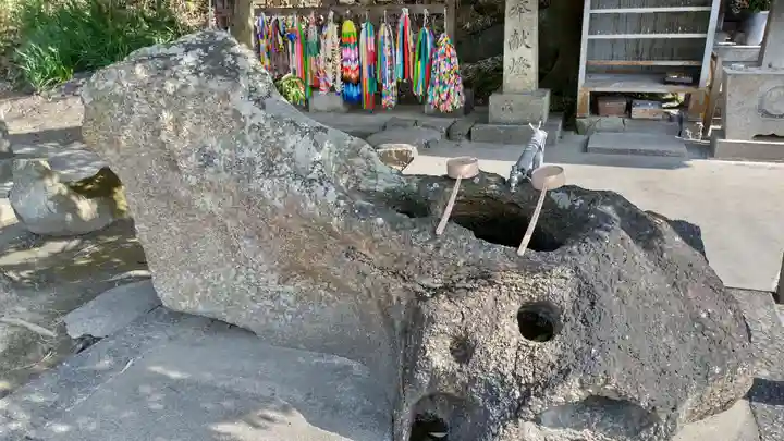 宇喜多與太郎神社の手水舎