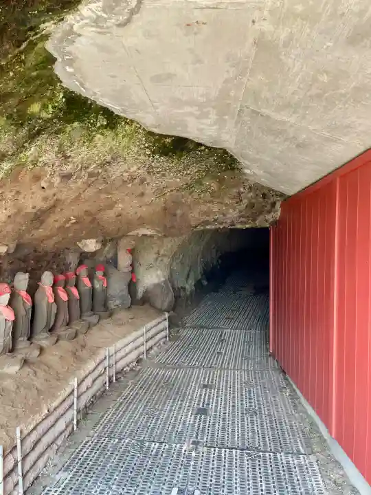 韮崎窟観音(山梨県)