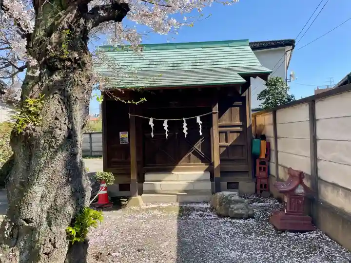 御嶽神社の{uncategorized: "未分類", other: "その他", undefined: "問題あり", building: "その他建物", grave: "お墓", sacred_gate: "鳥居", guardian: "狛犬", statue: "像", buddha: "仏像", history: "歴史", nature: "自然", garden: "庭園", animal: "動物", pagoda: "塔", temizu: "手水舎", mountain_gate: "山門・神門", sanctuary: "本殿・本堂", subordinate: "末社・摂社", art: "芸術", scenery: "景色", jizo: "地蔵", ema: "絵馬", goshuin: "御朱印", omikuji: "おみくじ", items: "授与品その他", amulet: "お守り", goshuincho: "御朱印帳", eats: "食事", festival: "お祭り", votive_dance: "神楽", shichigosan: "七五三参", wedding: "結婚式", experience: "体験その他", initially: "初詣", around: "周辺", anti_infection: "感染症対策"}