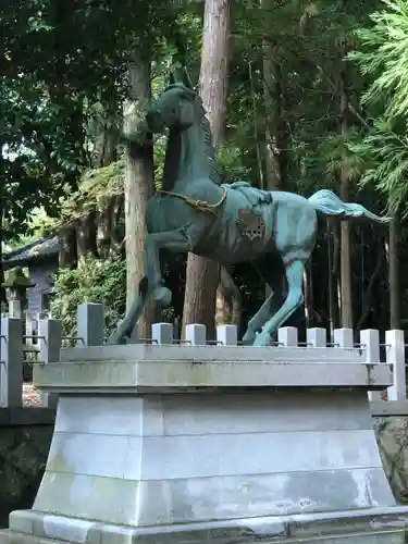 春日神社の像