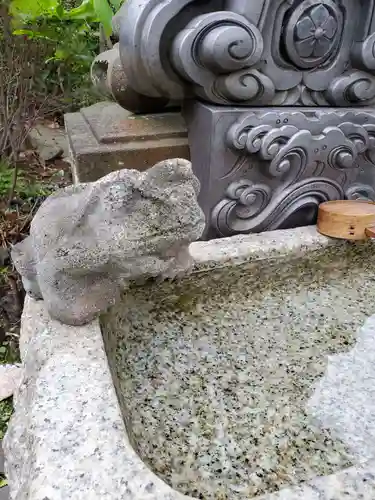 横浜御嶽神社の狛犬