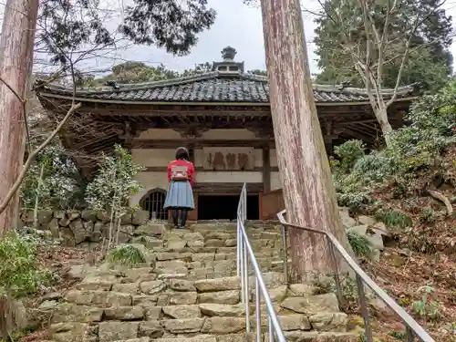 瓦屋寺の本殿