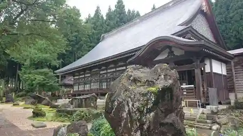 関興寺の本殿