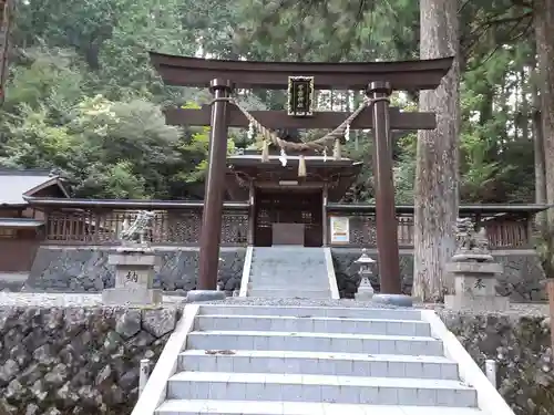 皆瀬神社の鳥居