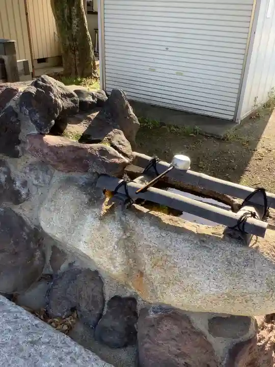 津島社の手水舎