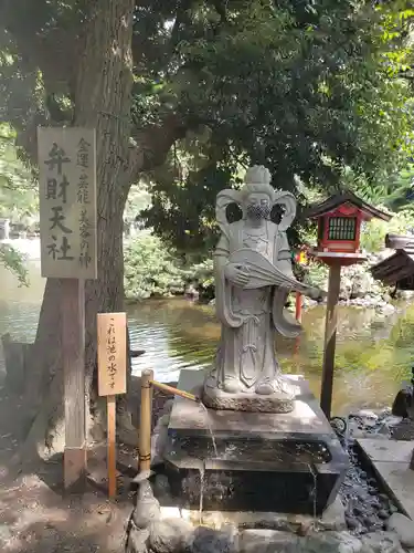 平塚八幡宮の像