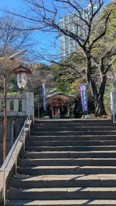芝東照宮の{uncategorized: "未分類", other: "その他", undefined: "問題あり", building: "その他建物", grave: "お墓", sacred_gate: "鳥居", guardian: "狛犬", statue: "像", buddha: "仏像", history: "歴史", nature: "自然", garden: "庭園", animal: "動物", pagoda: "塔", temizu: "手水舎", mountain_gate: "山門・神門", sanctuary: "本殿・本堂", subordinate: "末社・摂社", art: "芸術", scenery: "景色", jizo: "地蔵", ema: "絵馬", goshuin: "御朱印", omikuji: "おみくじ", items: "授与品その他", amulet: "お守り", goshuincho: "御朱印帳", eats: "食事", festival: "お祭り", votive_dance: "神楽", shichigosan: "七五三参", wedding: "結婚式", experience: "体験その他", initially: "初詣", around: "周辺", anti_infection: "感染症対策"}