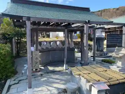 八浄寺の{uncategorized: "未分類", other: "その他", undefined: "問題あり", building: "その他建物", grave: "お墓", sacred_gate: "鳥居", guardian: "狛犬", statue: "像", buddha: "仏像", history: "歴史", nature: "自然", garden: "庭園", animal: "動物", pagoda: "塔", temizu: "手水舎", mountain_gate: "山門・神門", sanctuary: "本殿・本堂", subordinate: "末社・摂社", art: "芸術", scenery: "景色", jizo: "地蔵", ema: "絵馬", goshuin: "御朱印", omikuji: "おみくじ", items: "授与品その他", amulet: "お守り", goshuincho: "御朱印帳", eats: "食事", festival: "お祭り", votive_dance: "神楽", shichigosan: "七五三参", wedding: "結婚式", experience: "体験その他", initially: "初詣", around: "周辺", anti_infection: "感染症対策"}
