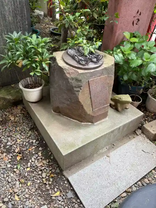 三崎稲荷神社の{uncategorized: "未分類", other: "その他", undefined: "問題あり", building: "その他建物", grave: "お墓", sacred_gate: "鳥居", guardian: "狛犬", statue: "像", buddha: "仏像", history: "歴史", nature: "自然", garden: "庭園", animal: "動物", pagoda: "塔", temizu: "手水舎", mountain_gate: "山門・神門", sanctuary: "本殿・本堂", subordinate: "末社・摂社", art: "芸術", scenery: "景色", jizo: "地蔵", ema: "絵馬", goshuin: "御朱印", omikuji: "おみくじ", items: "授与品その他", amulet: "お守り", goshuincho: "御朱印帳", eats: "食事", festival: "お祭り", votive_dance: "神楽", shichigosan: "七五三参", wedding: "結婚式", experience: "体験その他", initially: "初詣", around: "周辺", anti_infection: "感染症対策"}
