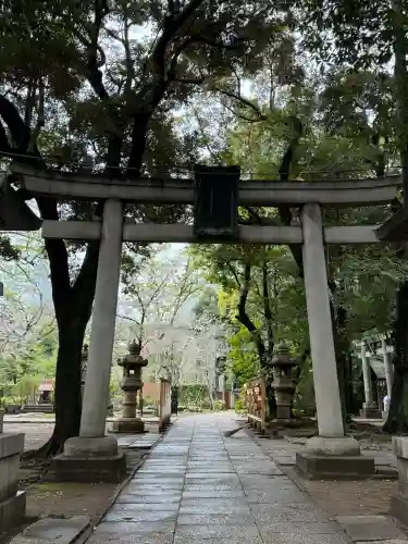 赤坂氷川神社の{uncategorized: "未分類", other: "その他", undefined: "問題あり", building: "その他建物", grave: "お墓", sacred_gate: "鳥居", guardian: "狛犬", statue: "像", buddha: "仏像", history: "歴史", nature: "自然", garden: "庭園", animal: "動物", pagoda: "塔", temizu: "手水舎", mountain_gate: "山門・神門", sanctuary: "本殿・本堂", subordinate: "末社・摂社", art: "芸術", scenery: "景色", jizo: "地蔵", ema: "絵馬", goshuin: "御朱印", omikuji: "おみくじ", items: "授与品その他", amulet: "お守り", goshuincho: "御朱印帳", eats: "食事", festival: "お祭り", votive_dance: "神楽", shichigosan: "七五三参", wedding: "結婚式", experience: "体験その他", initially: "初詣", around: "周辺", anti_infection: "感染症対策"}