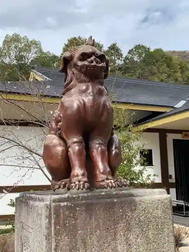 岡山縣護國神社の狛犬