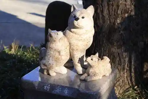 川越八幡宮の{uncategorized: "未分類", other: "その他", undefined: "問題あり", building: "その他建物", grave: "お墓", sacred_gate: "鳥居", guardian: "狛犬", statue: "像", buddha: "仏像", history: "歴史", nature: "自然", garden: "庭園", animal: "動物", pagoda: "塔", temizu: "手水舎", mountain_gate: "山門・神門", sanctuary: "本殿・本堂", subordinate: "末社・摂社", art: "芸術", scenery: "景色", jizo: "地蔵", ema: "絵馬", goshuin: "御朱印", omikuji: "おみくじ", items: "授与品その他", amulet: "お守り", goshuincho: "御朱印帳", eats: "食事", festival: "お祭り", votive_dance: "神楽", shichigosan: "七五三参", wedding: "結婚式", experience: "体験その他", initially: "初詣", around: "周辺", anti_infection: "感染症対策"}