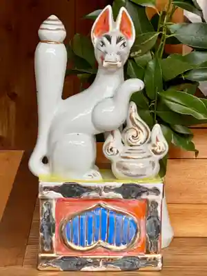 鎌達稲荷神社の狛犬