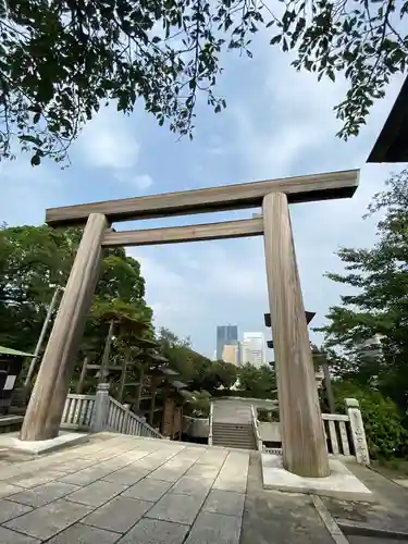 伊勢山皇大神宮の鳥居