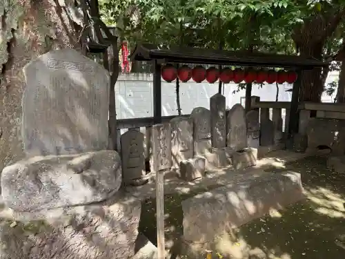 豊栄稲荷神社の{uncategorized: "未分類", other: "その他", undefined: "問題あり", building: "その他建物", grave: "お墓", sacred_gate: "鳥居", guardian: "狛犬", statue: "像", buddha: "仏像", history: "歴史", nature: "自然", garden: "庭園", animal: "動物", pagoda: "塔", temizu: "手水舎", mountain_gate: "山門・神門", sanctuary: "本殿・本堂", subordinate: "末社・摂社", art: "芸術", scenery: "景色", jizo: "地蔵", ema: "絵馬", goshuin: "御朱印", omikuji: "おみくじ", items: "授与品その他", amulet: "お守り", goshuincho: "御朱印帳", eats: "食事", festival: "お祭り", votive_dance: "神楽", shichigosan: "七五三参", wedding: "結婚式", experience: "体験その他", initially: "初詣", around: "周辺", anti_infection: "感染症対策"}