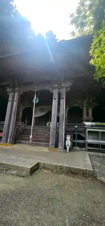 岩屋寺の{uncategorized: "未分類", other: "その他", undefined: "問題あり", building: "その他建物", grave: "お墓", sacred_gate: "鳥居", guardian: "狛犬", statue: "像", buddha: "仏像", history: "歴史", nature: "自然", garden: "庭園", animal: "動物", pagoda: "塔", temizu: "手水舎", mountain_gate: "山門・神門", sanctuary: "本殿・本堂", subordinate: "末社・摂社", art: "芸術", scenery: "景色", jizo: "地蔵", ema: "絵馬", goshuin: "御朱印", omikuji: "おみくじ", items: "授与品その他", amulet: "お守り", goshuincho: "御朱印帳", eats: "食事", festival: "お祭り", votive_dance: "神楽", shichigosan: "七五三参", wedding: "結婚式", experience: "体験その他", initially: "初詣", around: "周辺", anti_infection: "感染症対策"}
