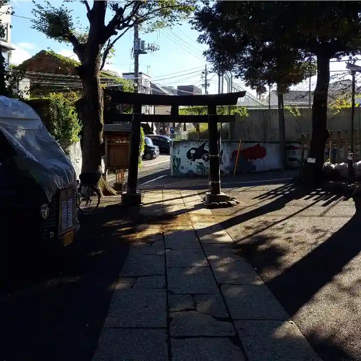 中目黒八幡神社の鳥居