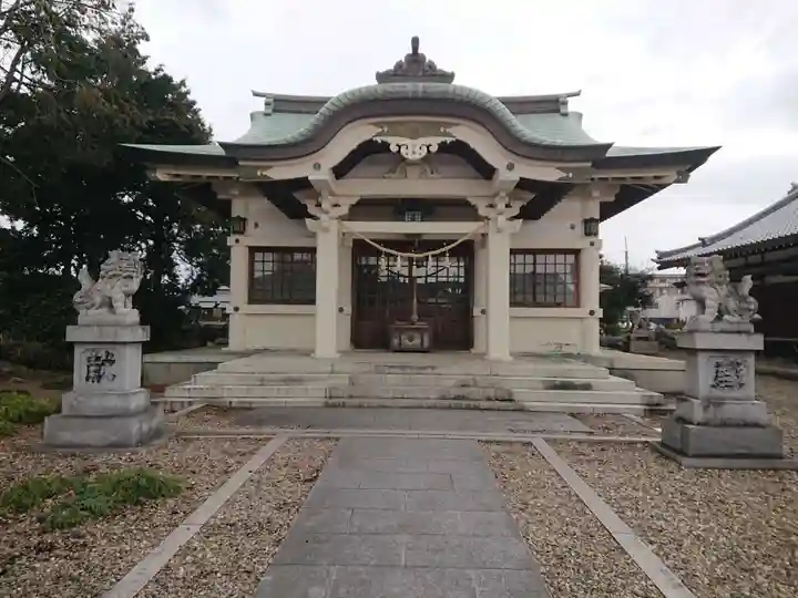 新屋社の本殿・本堂