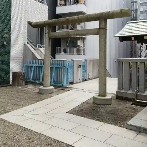 宮益御嶽神社の鳥居