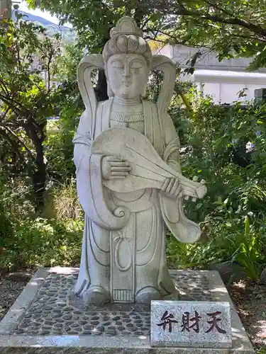 五所神社の像