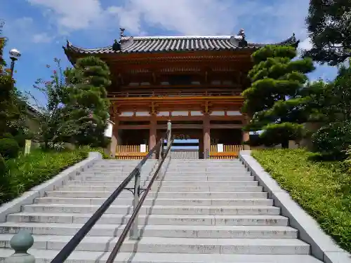 総持寺の山門