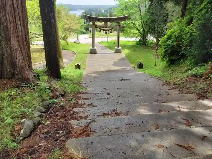 大宮神社の{uncategorized: "未分類", other: "その他", undefined: "問題あり", building: "その他建物", grave: "お墓", sacred_gate: "鳥居", guardian: "狛犬", statue: "像", buddha: "仏像", history: "歴史", nature: "自然", garden: "庭園", animal: "動物", pagoda: "塔", temizu: "手水舎", mountain_gate: "山門・神門", sanctuary: "本殿・本堂", subordinate: "末社・摂社", art: "芸術", scenery: "景色", jizo: "地蔵", ema: "絵馬", goshuin: "御朱印", omikuji: "おみくじ", items: "授与品その他", amulet: "お守り", goshuincho: "御朱印帳", eats: "食事", festival: "お祭り", votive_dance: "神楽", shichigosan: "七五三参", wedding: "結婚式", experience: "体験その他", initially: "初詣", around: "周辺", anti_infection: "感染症対策"}