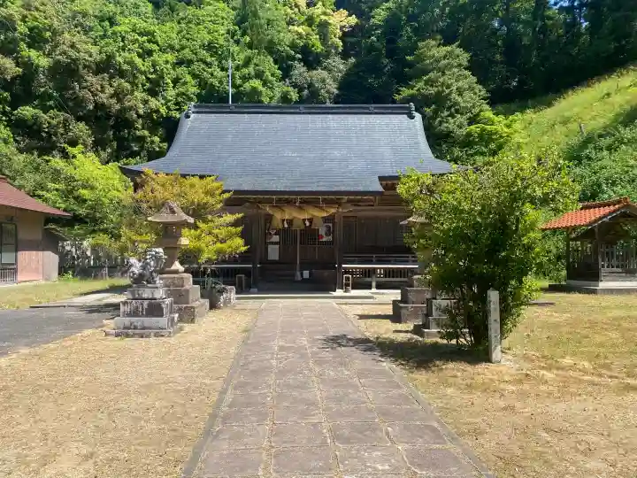 加多神社の{uncategorized: "未分類", other: "その他", undefined: "問題あり", building: "その他建物", grave: "お墓", sacred_gate: "鳥居", guardian: "狛犬", statue: "像", buddha: "仏像", history: "歴史", nature: "自然", garden: "庭園", animal: "動物", pagoda: "塔", temizu: "手水舎", mountain_gate: "山門・神門", sanctuary: "本殿・本堂", subordinate: "末社・摂社", art: "芸術", scenery: "景色", jizo: "地蔵", ema: "絵馬", goshuin: "御朱印", omikuji: "おみくじ", items: "授与品その他", amulet: "お守り", goshuincho: "御朱印帳", eats: "食事", festival: "お祭り", votive_dance: "神楽", shichigosan: "七五三参", wedding: "結婚式", experience: "体験その他", initially: "初詣", around: "周辺", anti_infection: "感染症対策"}