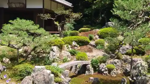 吸湖山　青岸寺の庭園