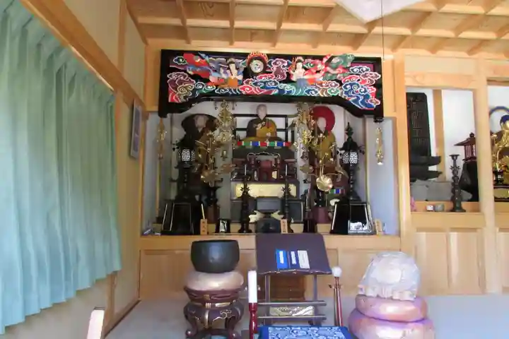 松栄寺の本殿・本堂