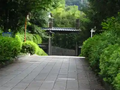 本興寺の山門・神門