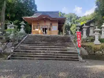 岡神社の本殿・本堂