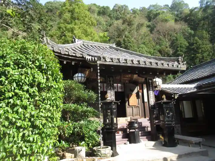 法起院の本殿・本堂