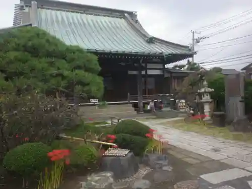 九品寺の本殿・本堂