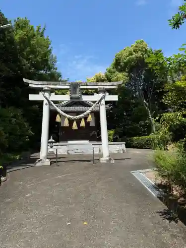 砥鹿神社（砥鹿大明神）の{uncategorized: "未分類", other: "その他", undefined: "問題あり", building: "その他建物", grave: "お墓", sacred_gate: "鳥居", guardian: "狛犬", statue: "像", buddha: "仏像", history: "歴史", nature: "自然", garden: "庭園", animal: "動物", pagoda: "塔", temizu: "手水舎", mountain_gate: "山門・神門", sanctuary: "本殿・本堂", subordinate: "末社・摂社", art: "芸術", scenery: "景色", jizo: "地蔵", ema: "絵馬", goshuin: "御朱印", omikuji: "おみくじ", items: "授与品その他", amulet: "お守り", goshuincho: "御朱印帳", eats: "食事", festival: "お祭り", votive_dance: "神楽", shichigosan: "七五三参", wedding: "結婚式", experience: "体験その他", initially: "初詣", around: "周辺", anti_infection: "感染症対策"}
