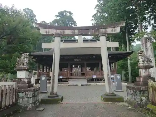 久津八幡宮の鳥居